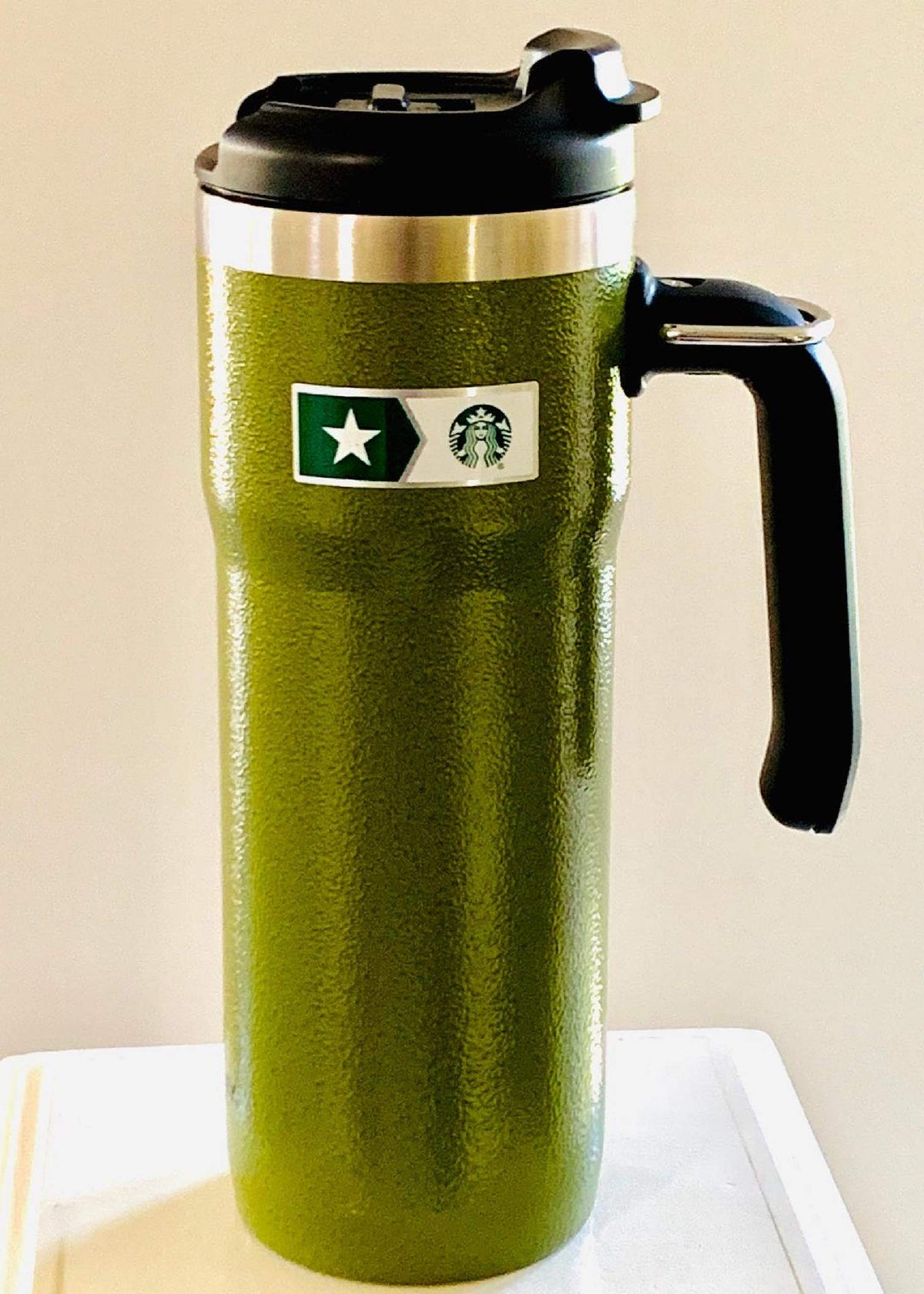 Double Walled Hammered Stainless Steel Tumbler With Handle D638