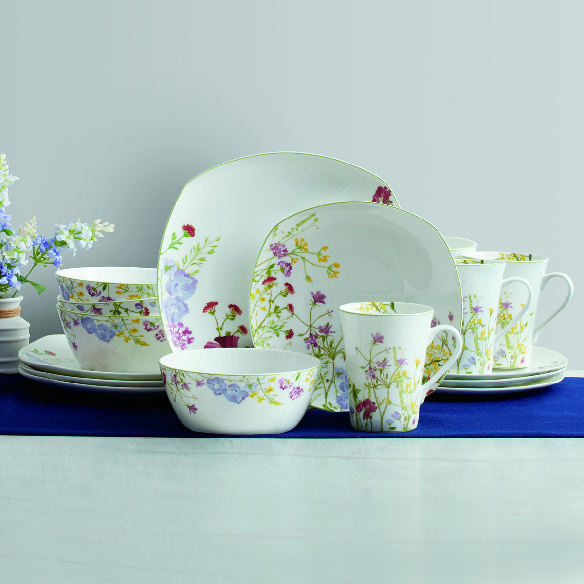 16-Piece Bone China Dinnerware Set Service for 4 Y791029